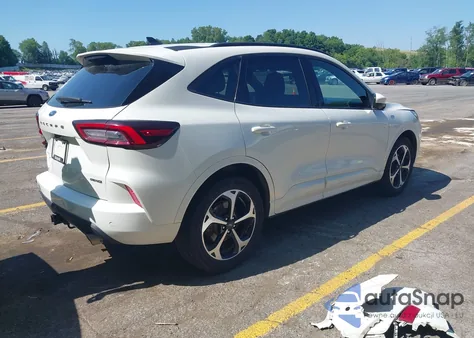 2023 Ford Escape St-Line Select z USA, uszkodzony, nr VIN 1FMCU9NA3PUA61008